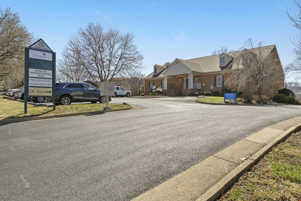PRIVATE OFFICE SPACE AVAILABLE
