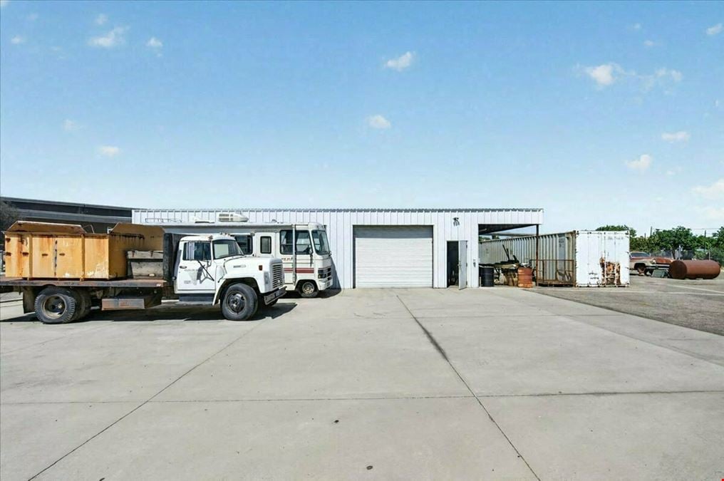 ±8,680 SF Office/Warehouse Facility w/ Secure Paved Yard
