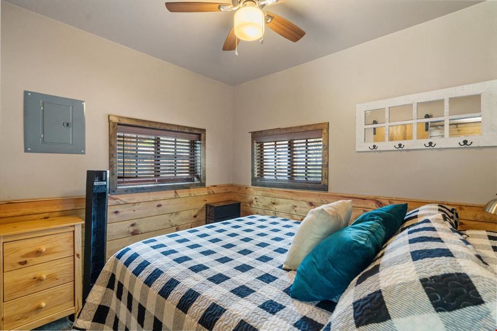 Reed's On The River - Cabin 3
