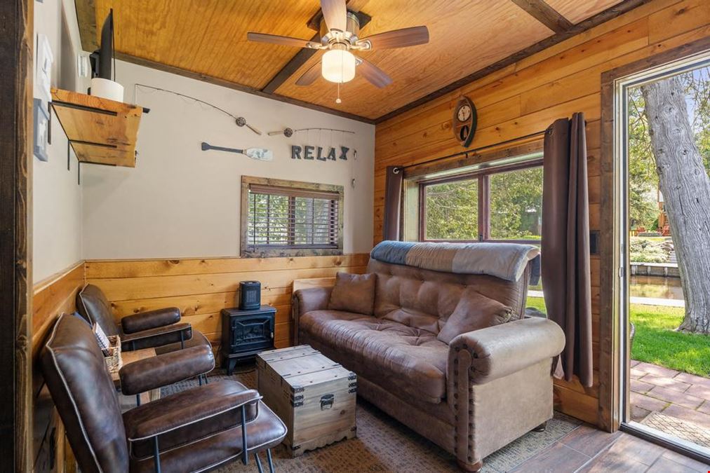 Reed's On The River - Cabin 3
