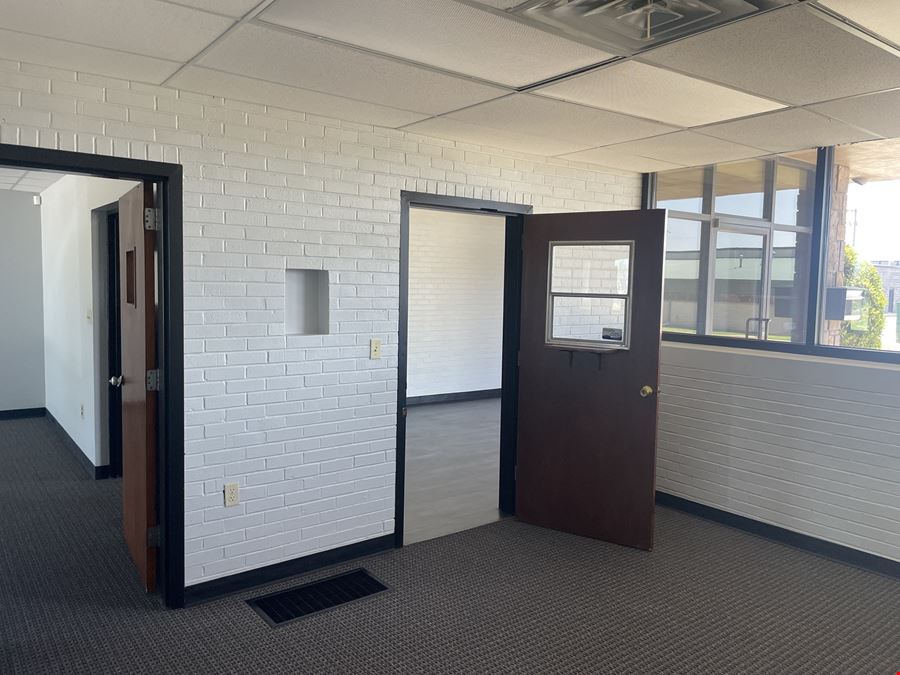 Office/Retail Building For Lease