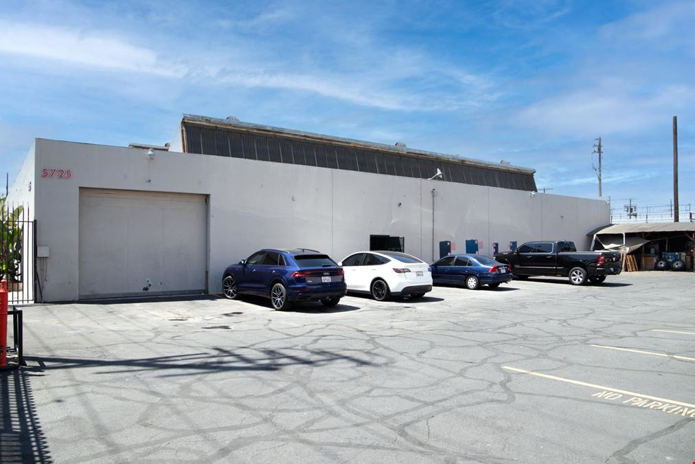5725 S San Pedro St, Los Angeles, CA