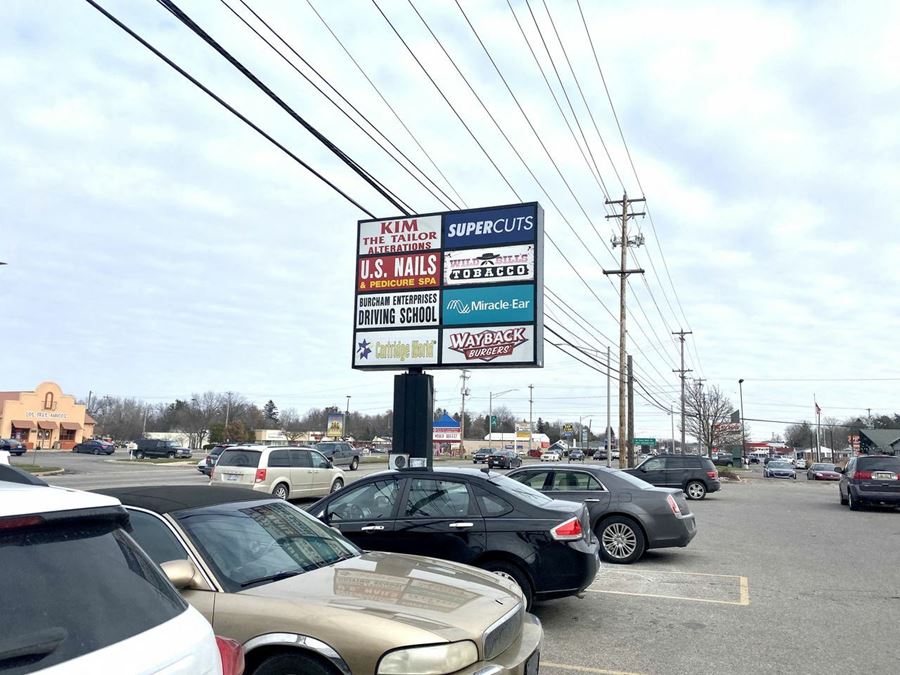 Retail Center on Saginaw Near Lansing Mall