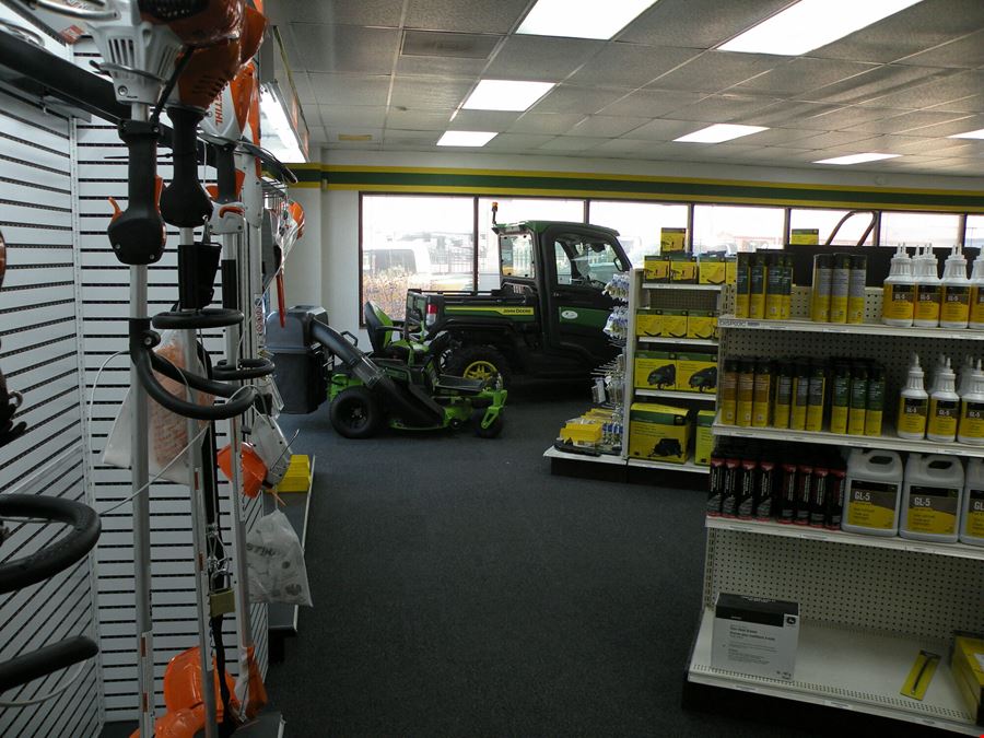 John Deere NNN lease property