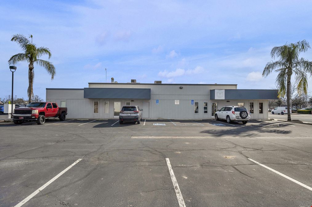 Fully Remodeled 1st Class Office Spaces in Central Tulare