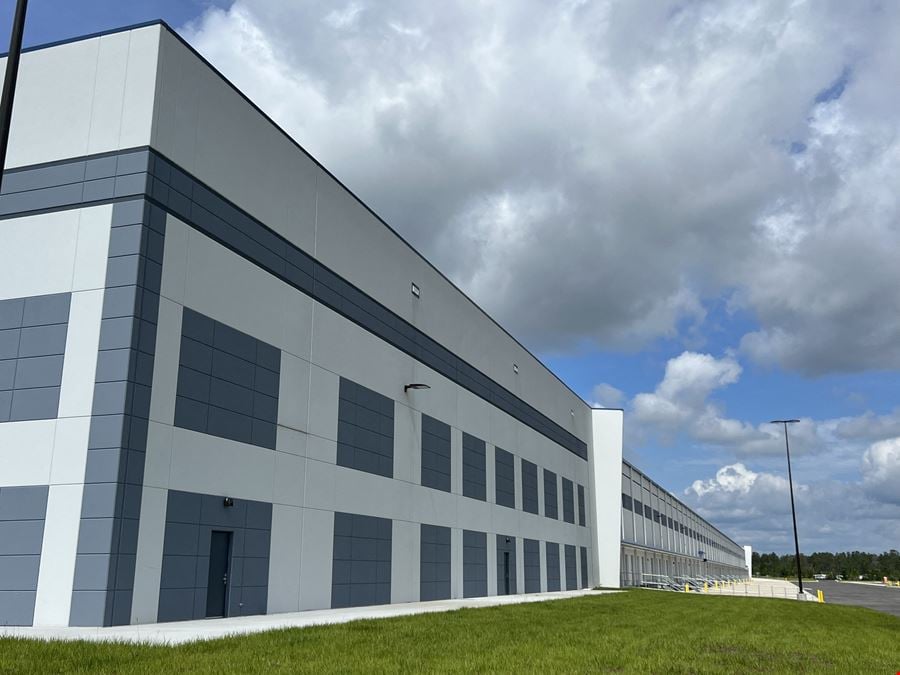 226,800sf-943,000sf Warehouse For Lease