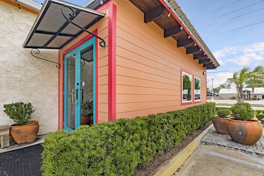 Restaurant/Bar with Covered Patio