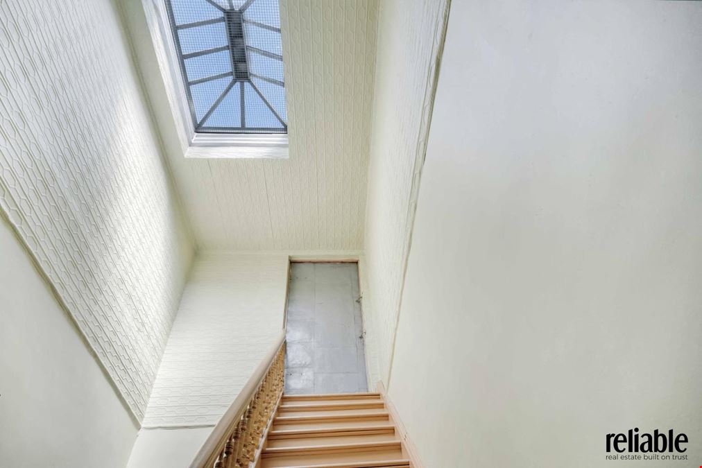 59-05 Catalpa Ave