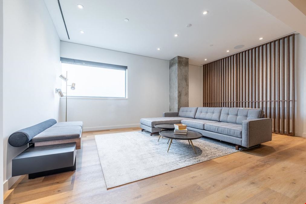 555 Richmond Street West 