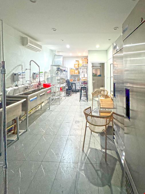 600 SF | 58 West 8th Street | Turnkey Space with Basement & Glass Frontage for Lease