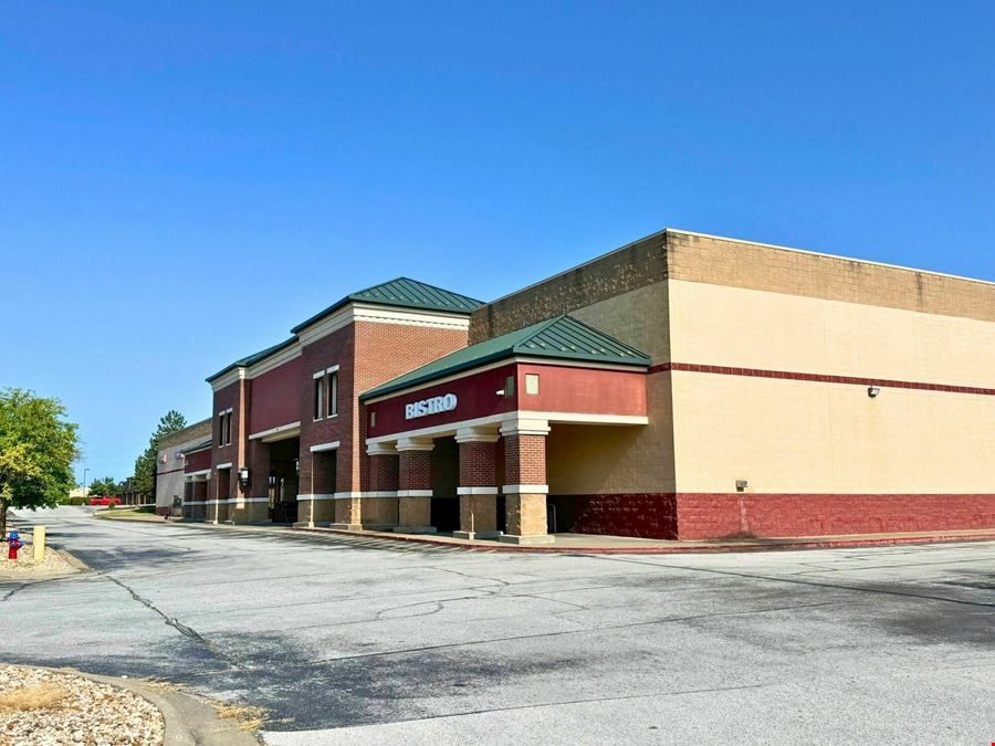 LARGE RETAIL BUILDING FOR SALE OR LEASE IN SOUTHWEST SPRINGFIELD