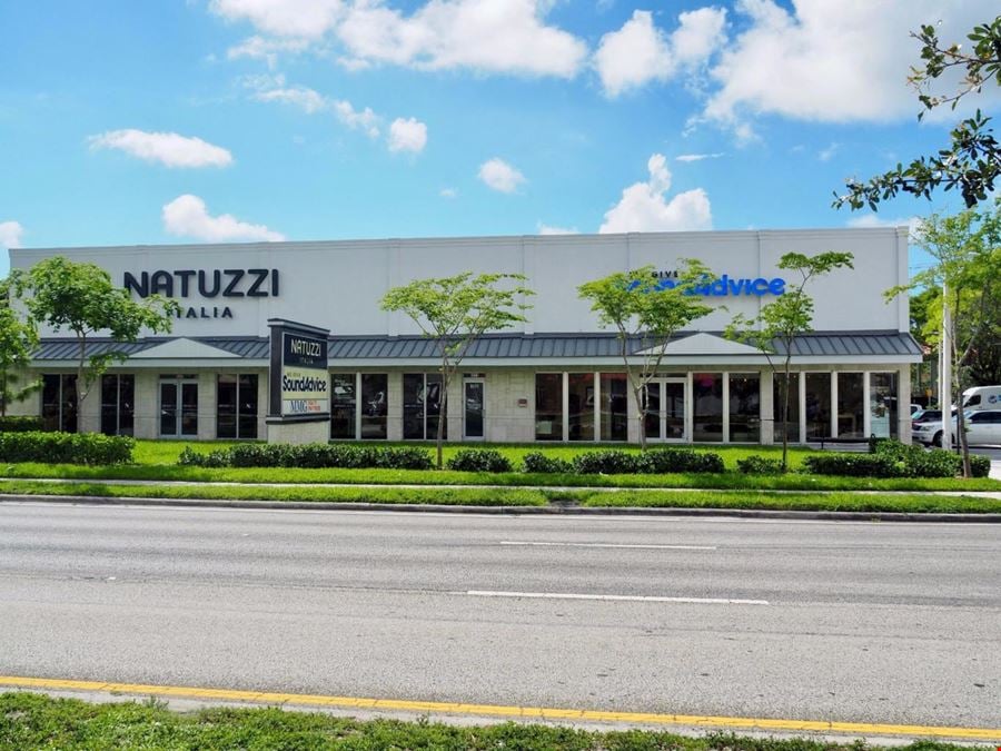 Pinecrest Retail