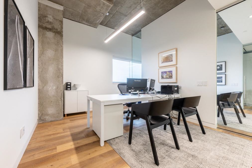 555 Richmond Street West 