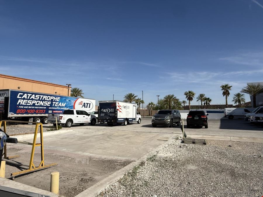 ±13K office/whs bldg with secured yard (±0.97 acre)