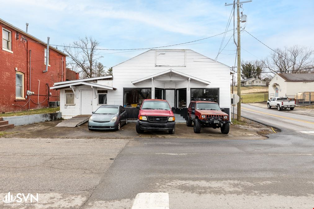 Former Waco KY Grocery- Flooring