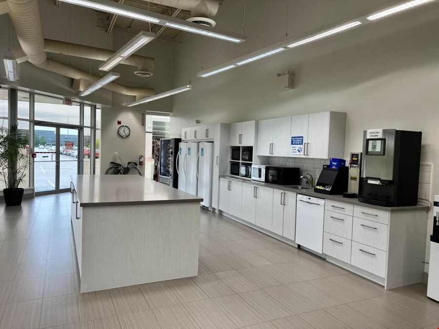 48,470 sqft private office spaces for rent in Mississauga