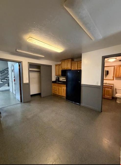 10,000 SF Automotive Warehouse W/ 2,000 SF bonus mezzanine included at no additional rent | 950 W 2100 S Salt Lake City