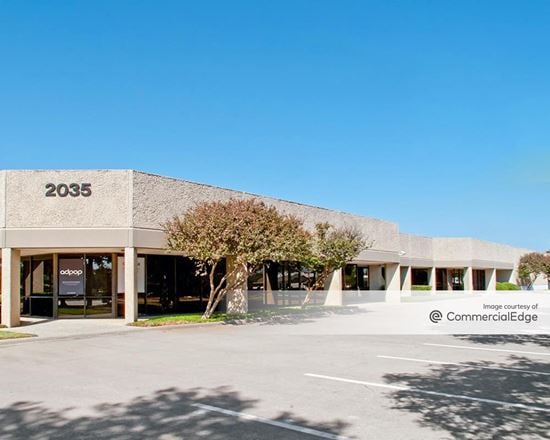 Preview of Industrial space for Rent at 2015 Royal Lane