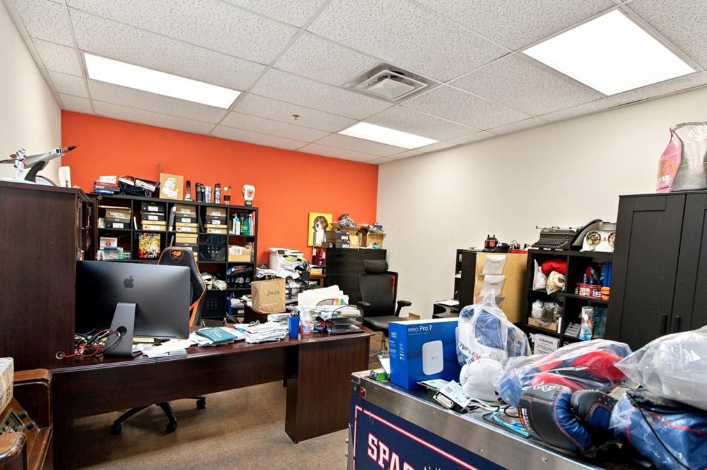 Runway Center | 10,000 SF Industrial Sublease | Suites G-H