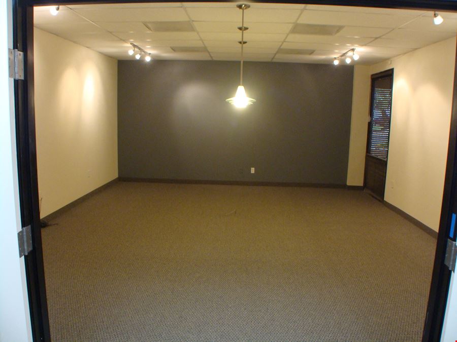 402 W Gemini Dr