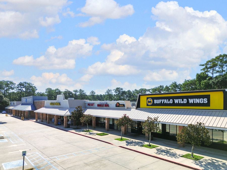 Country Club Plaza: Highly Visible Retail Center at I-12 / I-59 Interchange