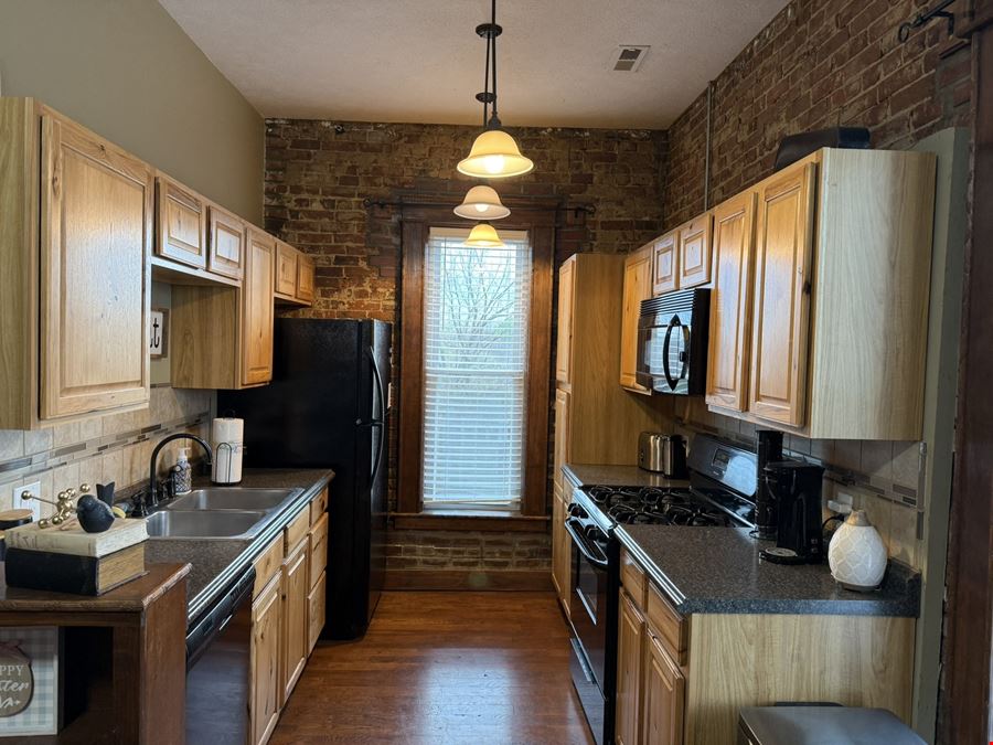 RETAIL WITH AIRBNB LOFT FOR SALE