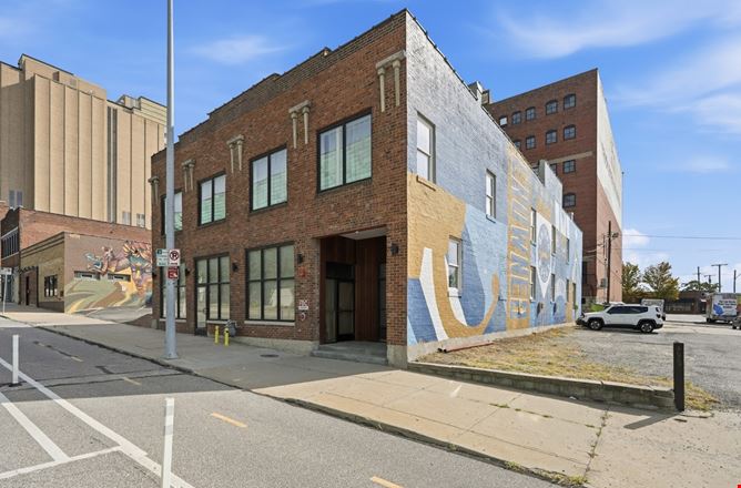 Preview of Office space for Rent at 1523 Oak St