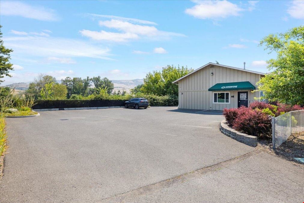 481 Applegate Way