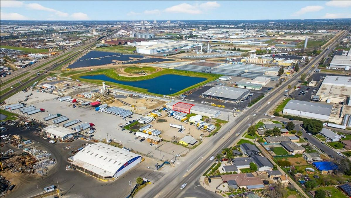 Move-In Ready Office/Warehouse in SE Fresno