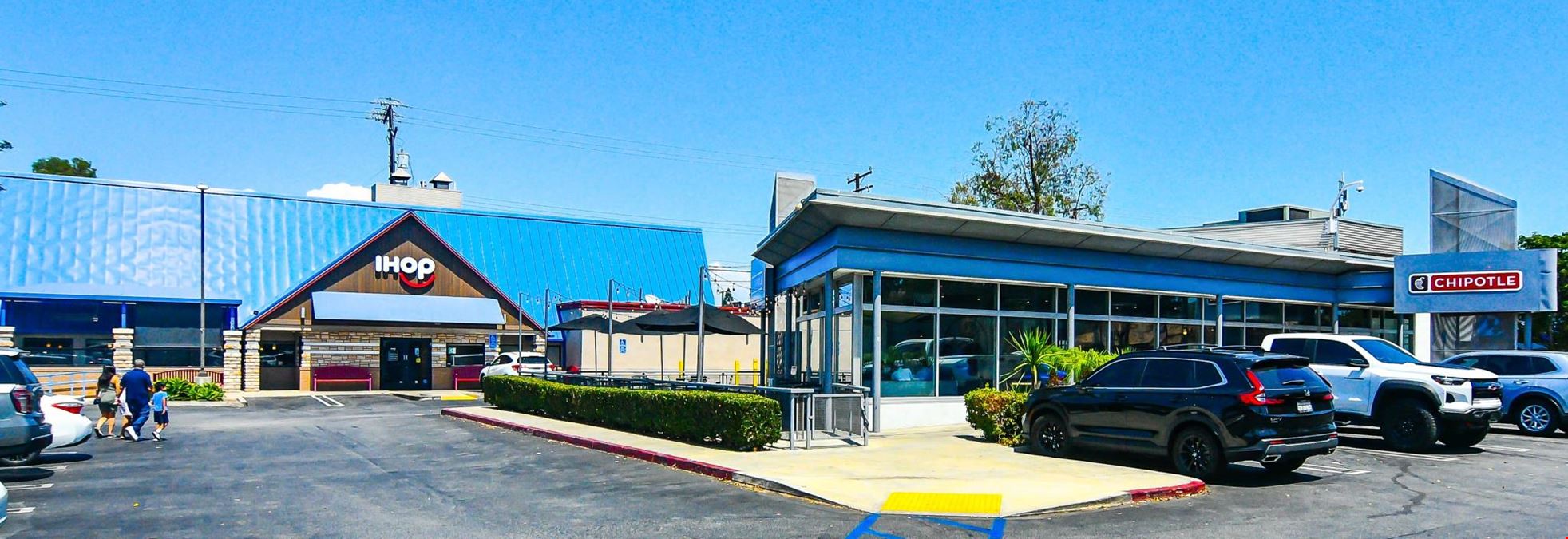 Chipotle + IHOP | Candlewood Shops @ Lakewood Center | NNN Credit