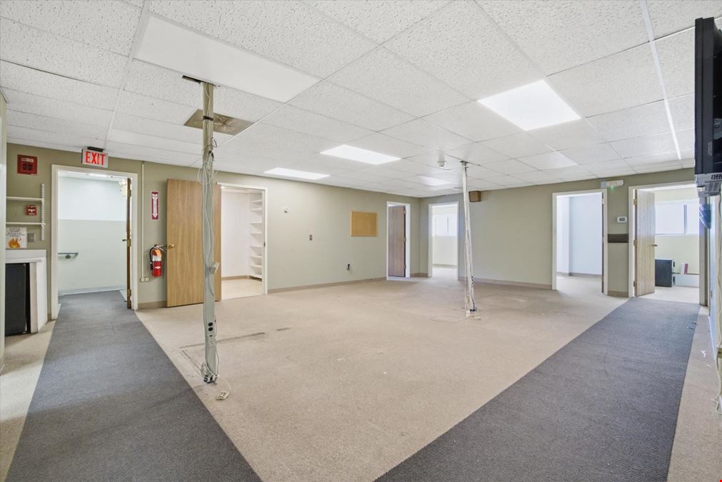 ±24,568 SF Industrial/Flex Building Near MA Border