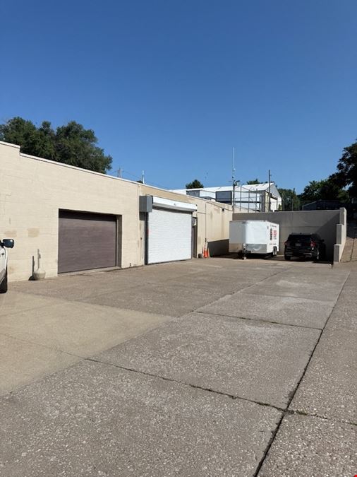 1040 W 4th St