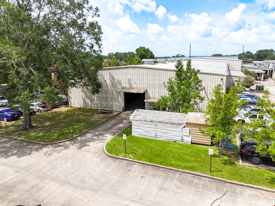 ±8.71 Acre Mixed-Use Portfolio Near Hwy 90 and Airport