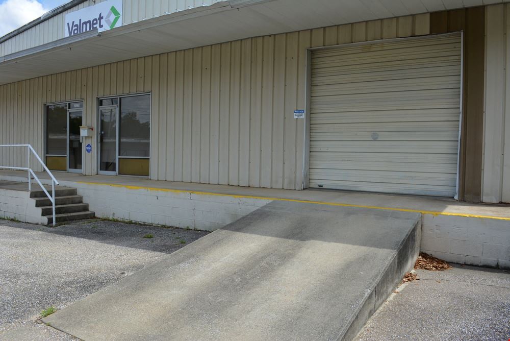 1417 W Cervantes Retail