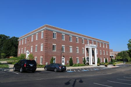 Preview of commercial space at 907 N Elm St