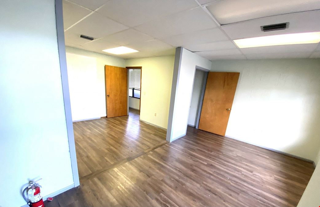 Professional Office with 850 SF +/-