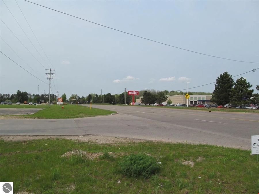 Prime Retail Development Site in Cadillac, Michigan