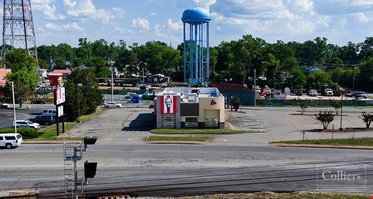 ±3,368-SF Freestanding Restaurant in the Heart of Downtown Clinton