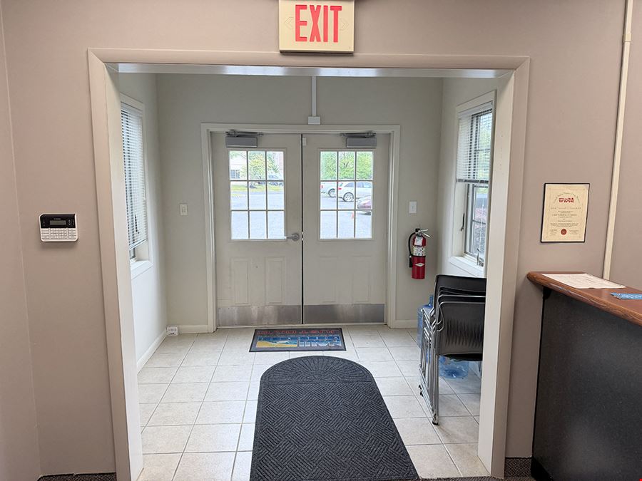Executive Office Suite For Lease