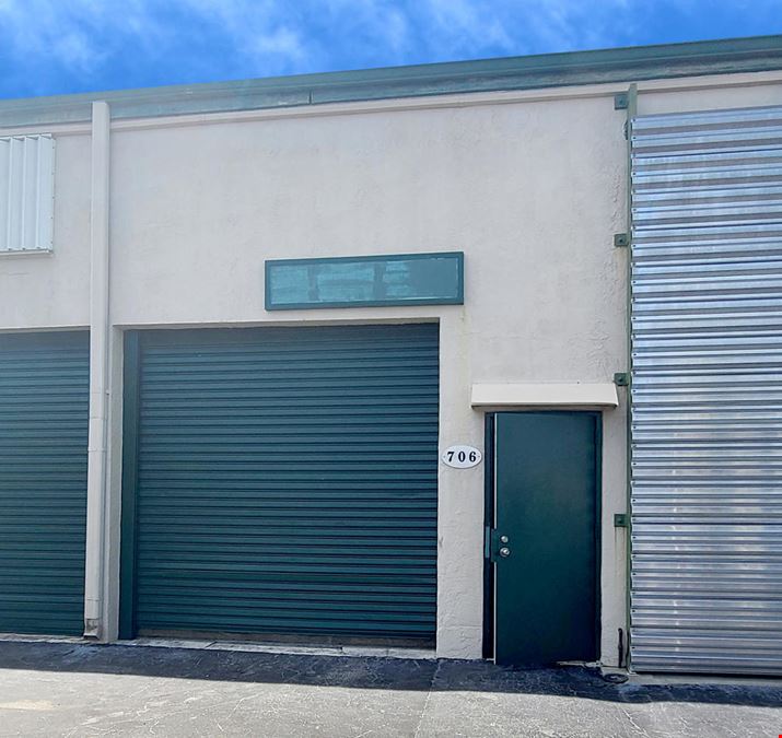 Office/Warehouse 950 SQFT