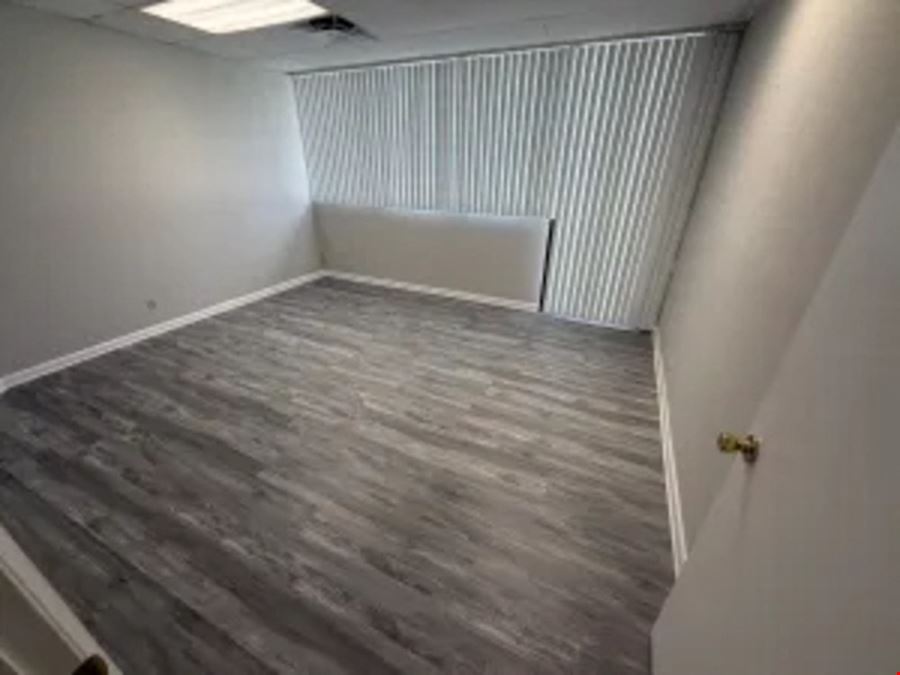 1803 SF Suite 103 Professional and Medical Office Space