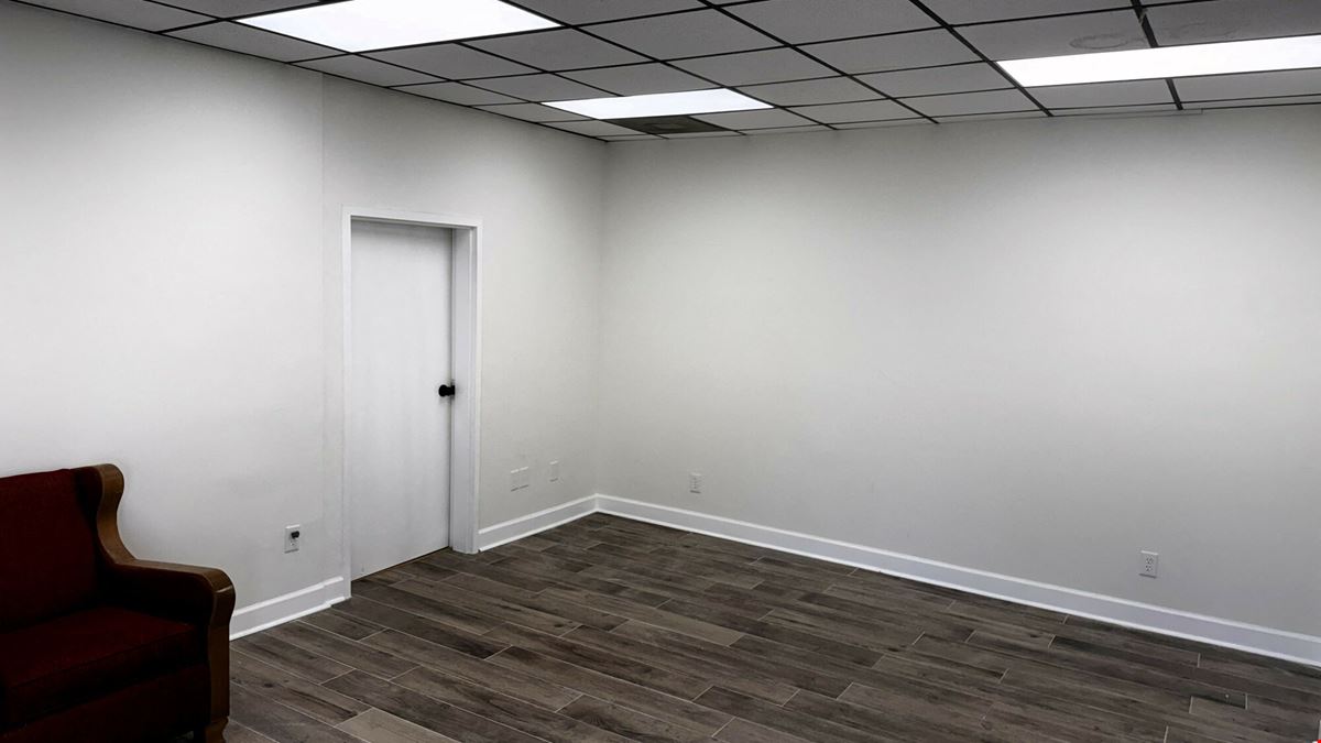 4111 Wall St. - 2,300 +/- SF Office