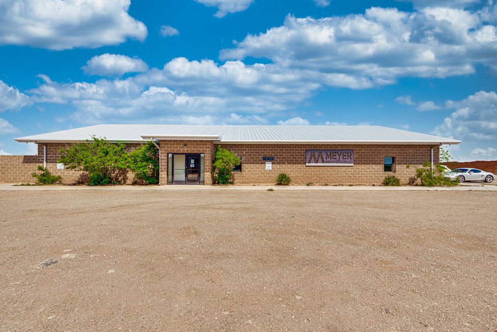 100+ Bed Man Camp & Office/Shop/Wash-Bay