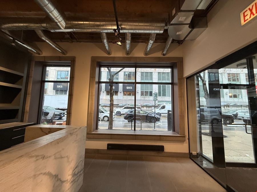 212 West Kinzie Street