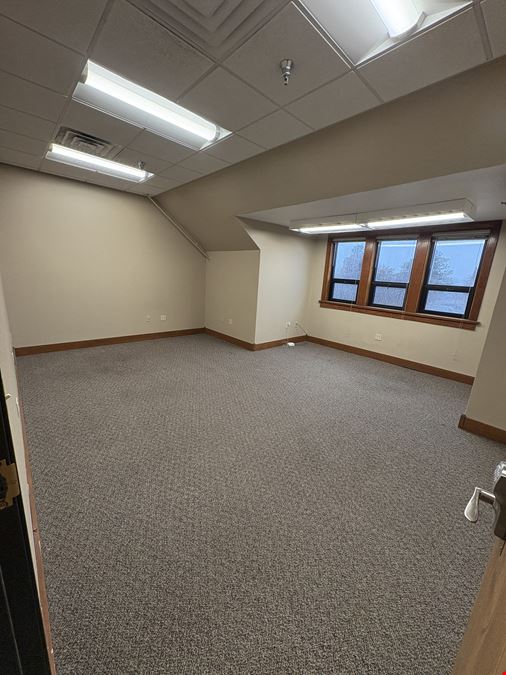 100 N. Krohn Place