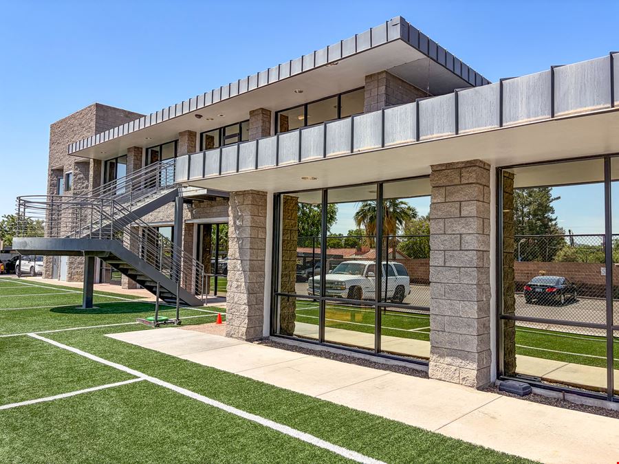 717 W Dunlap Ave