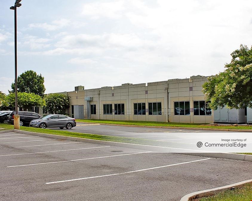 Pellissippi Corporate Center - 2401 Cherahala Blvd