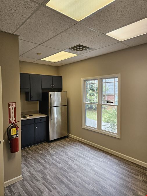 Modern Office Suite close to Cummings Research Park