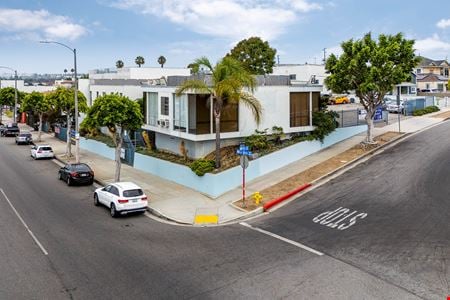 Preview of Office space for Rent at 400 N La Brea Ave