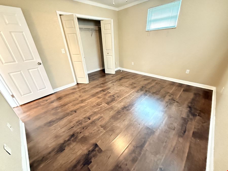  Updated Office Suites + Optional Live/Work Apartment | 4,532 SF | Downtown New Port Richey
